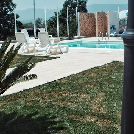 Alojamento de Acomodação e Pequeno-almoço Albachiara 3*